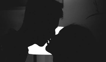 10 romantic ways to express your love, the last one you never thought of!