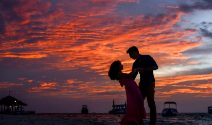 100 hot topics for chatting and flirting with girls